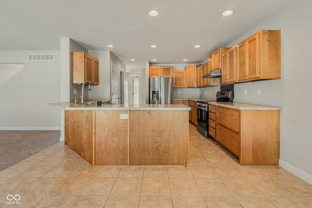 2296 Berkshire Place N, Columbus, IN 47203