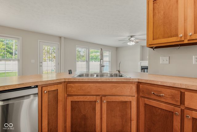 2296 Berkshire Place N, Columbus, IN 47203