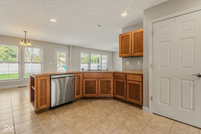 2296 Berkshire Place N, Columbus, IN 47203