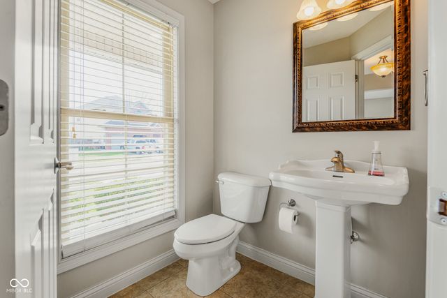 2296 Berkshire Place N, Columbus, IN 47203