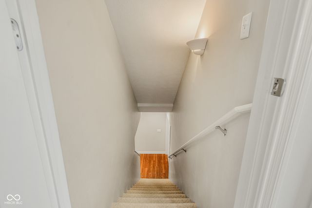 2296 Berkshire Place N, Columbus, IN 47203