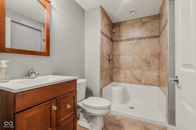 2296 Berkshire Place N, Columbus, IN 47203