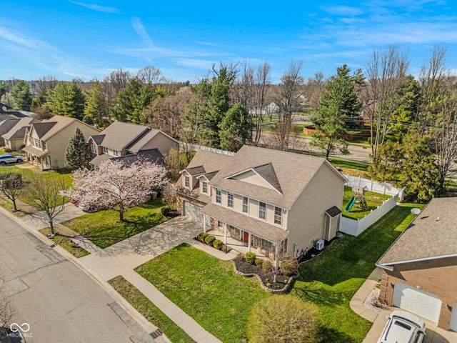 2296 Berkshire Place N, Columbus, IN 47203