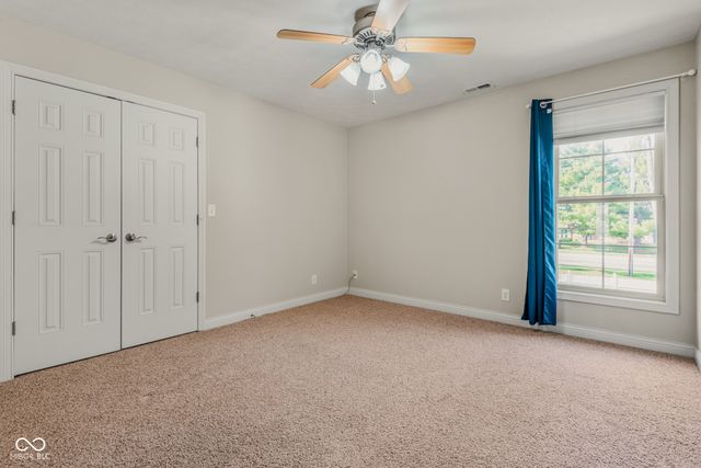 2296 Berkshire Place N, Columbus, IN 47203