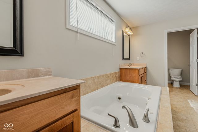 2296 Berkshire Place N, Columbus, IN 47203