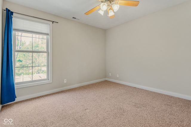 2296 Berkshire Place N, Columbus, IN 47203