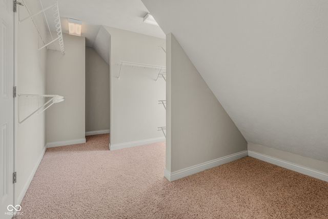 2296 Berkshire Place N, Columbus, IN 47203