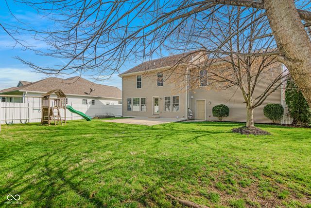 2296 Berkshire Place N, Columbus, IN 47203