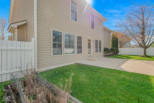 2296 Berkshire Place N, Columbus, IN 47203