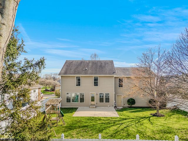 2296 Berkshire Place N, Columbus, IN 47203