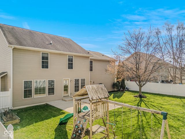 2296 Berkshire Place N, Columbus, IN 47203