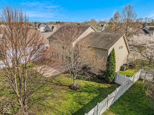 2296 Berkshire Place N, Columbus, IN 47203