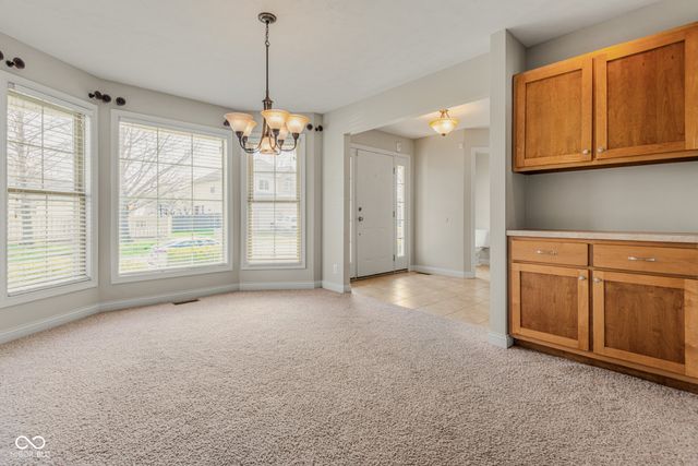 2296 Berkshire Place N, Columbus, IN 47203