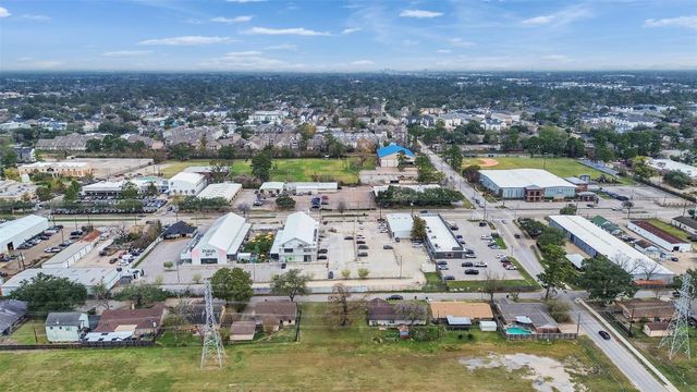 1115 Gardendale Drive, Houston, TX 77018