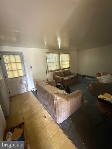 422 BIRCH DR, Mickleton, NJ 08056