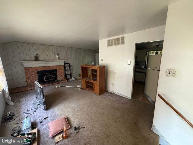 422 BIRCH DR, Mickleton, NJ 08056