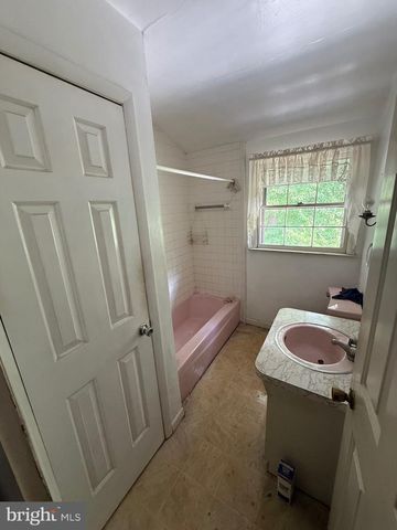 422 BIRCH DR, Mickleton, NJ 08056