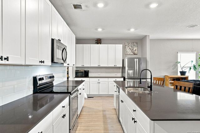 13215 Turnesa Ter, San Antonio, TX 78221