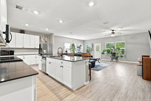 13215 Turnesa Ter, San Antonio, TX 78221