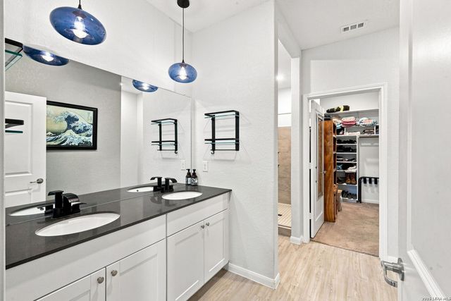 13215 Turnesa Ter, San Antonio, TX 78221