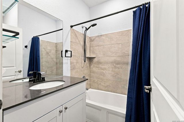 13215 Turnesa Ter, San Antonio, TX 78221
