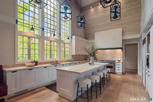114 Adams Lane, New Canaan, CT 06840