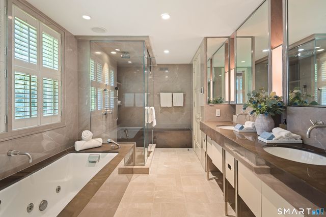 114 Adams Lane, New Canaan, CT 06840