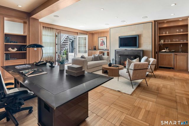 114 Adams Lane, New Canaan, CT 06840
