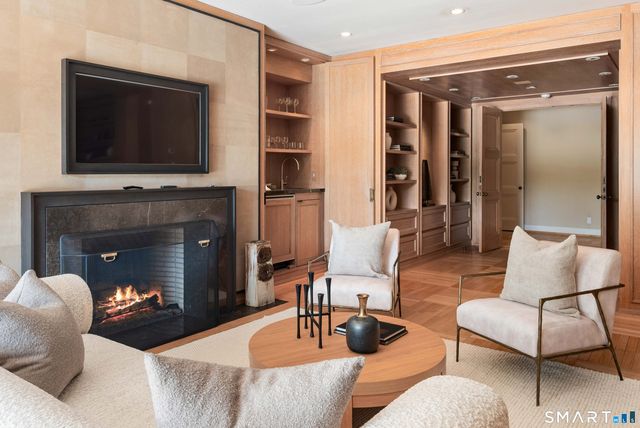 114 Adams Lane, New Canaan, CT 06840