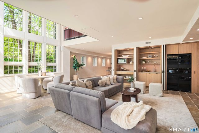 114 Adams Lane, New Canaan, CT 06840