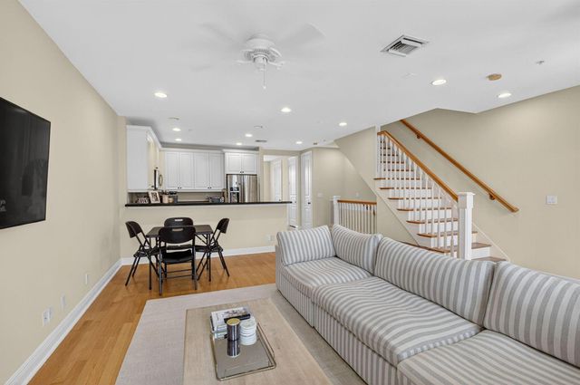1054 E Heritage Club Circle, Delray Beach, FL 33483