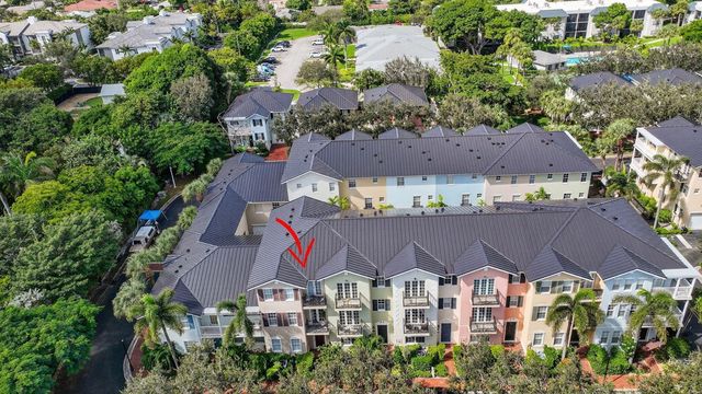 1054 E Heritage Club Circle, Delray Beach, FL 33483