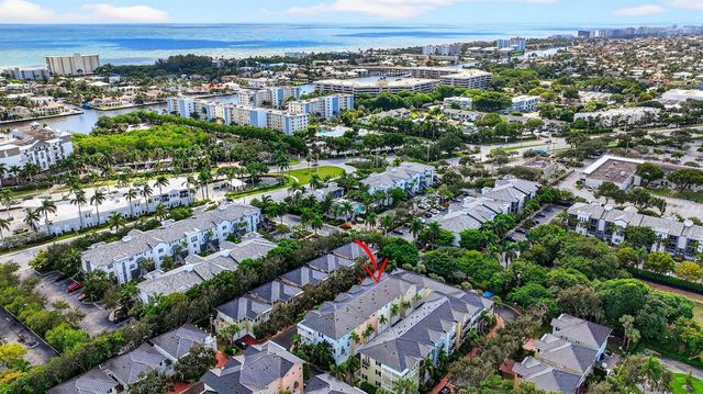 1054 E Heritage Club Circle, Delray Beach, FL 33483