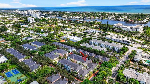 1054 E Heritage Club Circle, Delray Beach, FL 33483