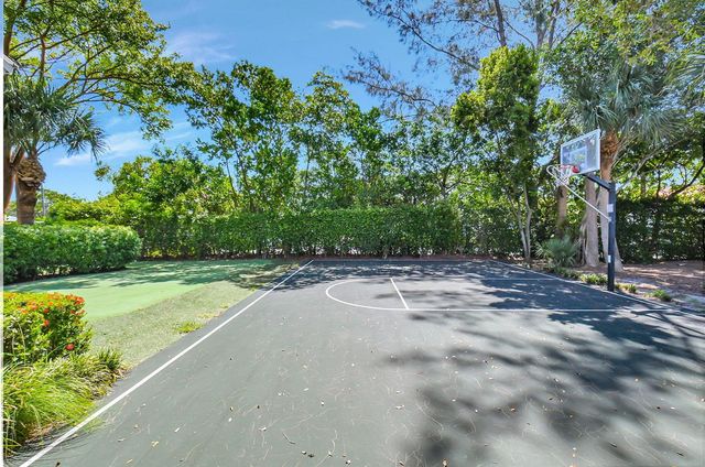 1054 E Heritage Club Circle, Delray Beach, FL 33483