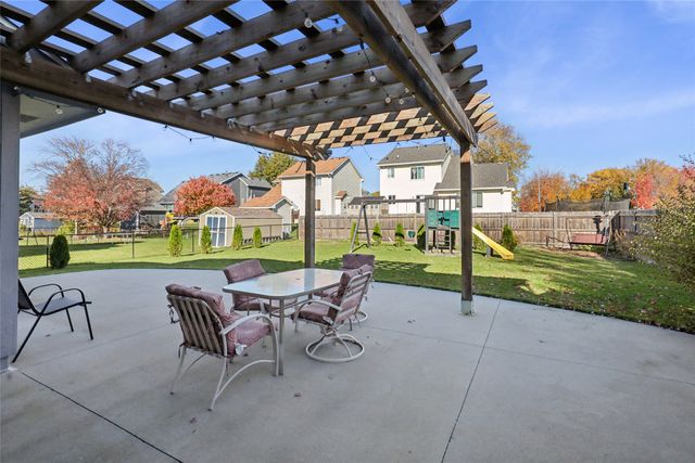 800 9th Court SE, Bondurant, IA 50035