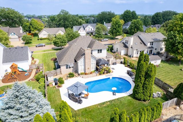 413 Windsor Drive, Oswego, IL 60543