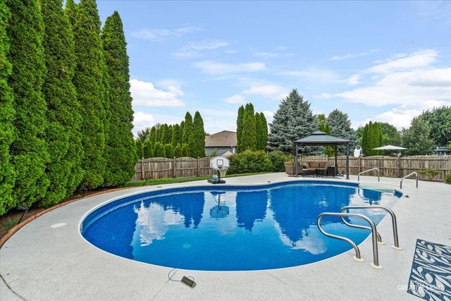 413 Windsor Drive, Oswego, IL 60543