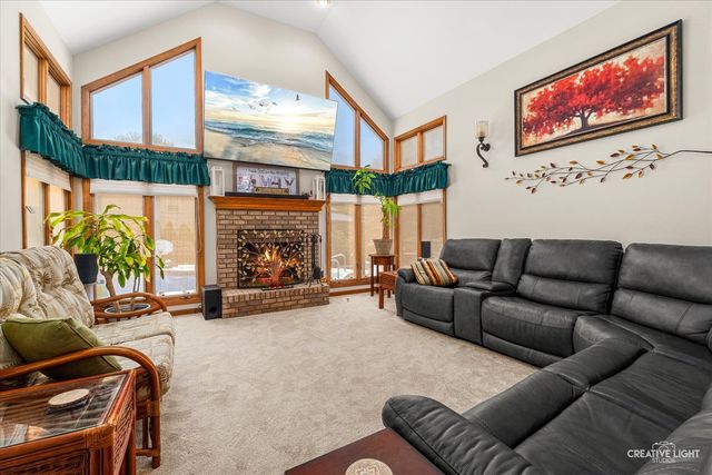 413 Windsor Drive, Oswego, IL 60543