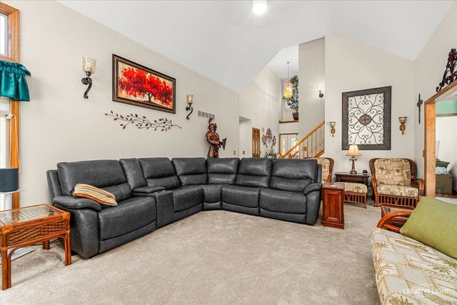 413 Windsor Drive, Oswego, IL 60543