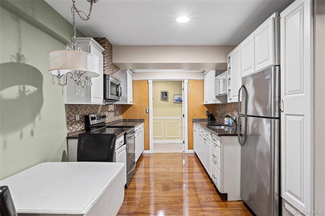 138 Cambon Avenue, Saint James, NY 11780
