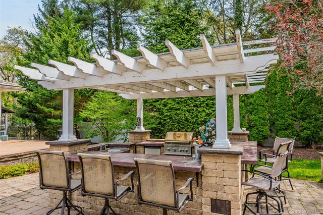 138 Cambon Avenue, Saint James, NY 11780