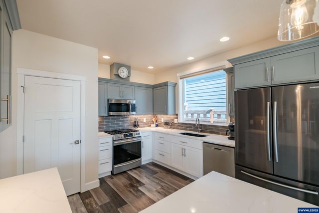 764 SE Fowler St St, Dallas, OR 97338