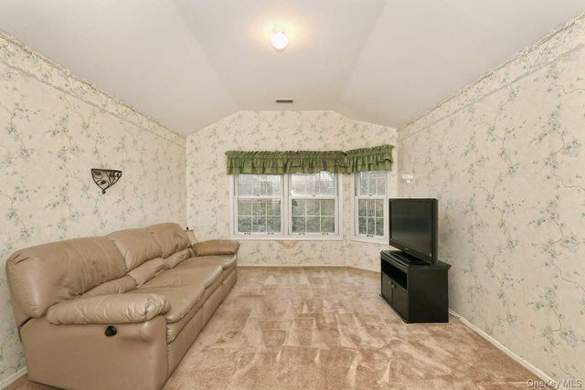 79 Lakebridge Drive S, Kings Park, NY 11754