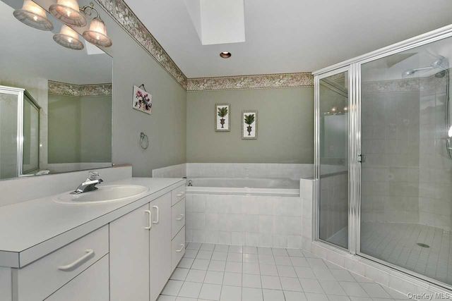 79 Lakebridge Drive S, Kings Park, NY 11754