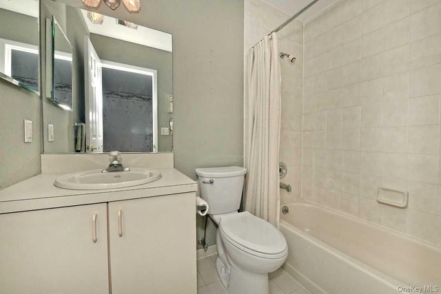 79 Lakebridge Drive S, Kings Park, NY 11754