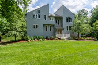 6 Summer Drive, Londonderry, NH 03053