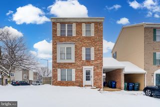 2 KNOX CIR SE, Washington, DC 20020