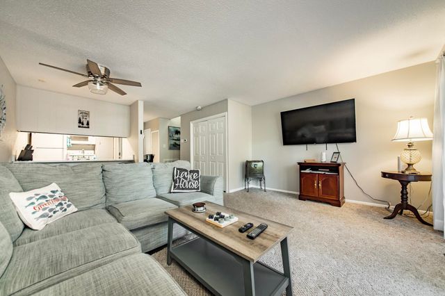 601 Dave Creek Pkwy Apt 93, Fairfield Bay, AR 72088