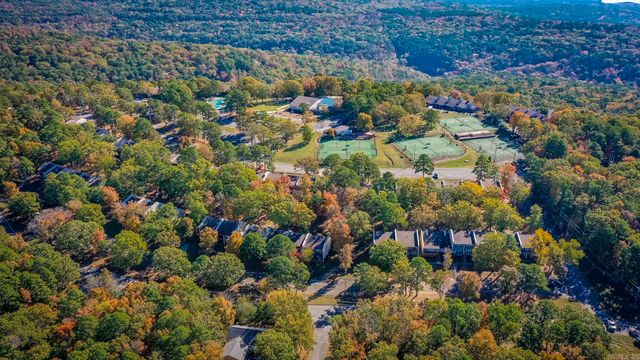 601 Dave Creek Pkwy Apt 93, Fairfield Bay, AR 72088